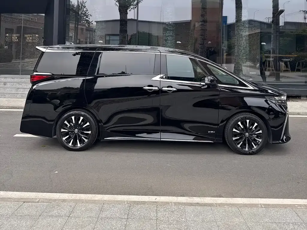 Toyota Alphard 2023 из CN, фото 3