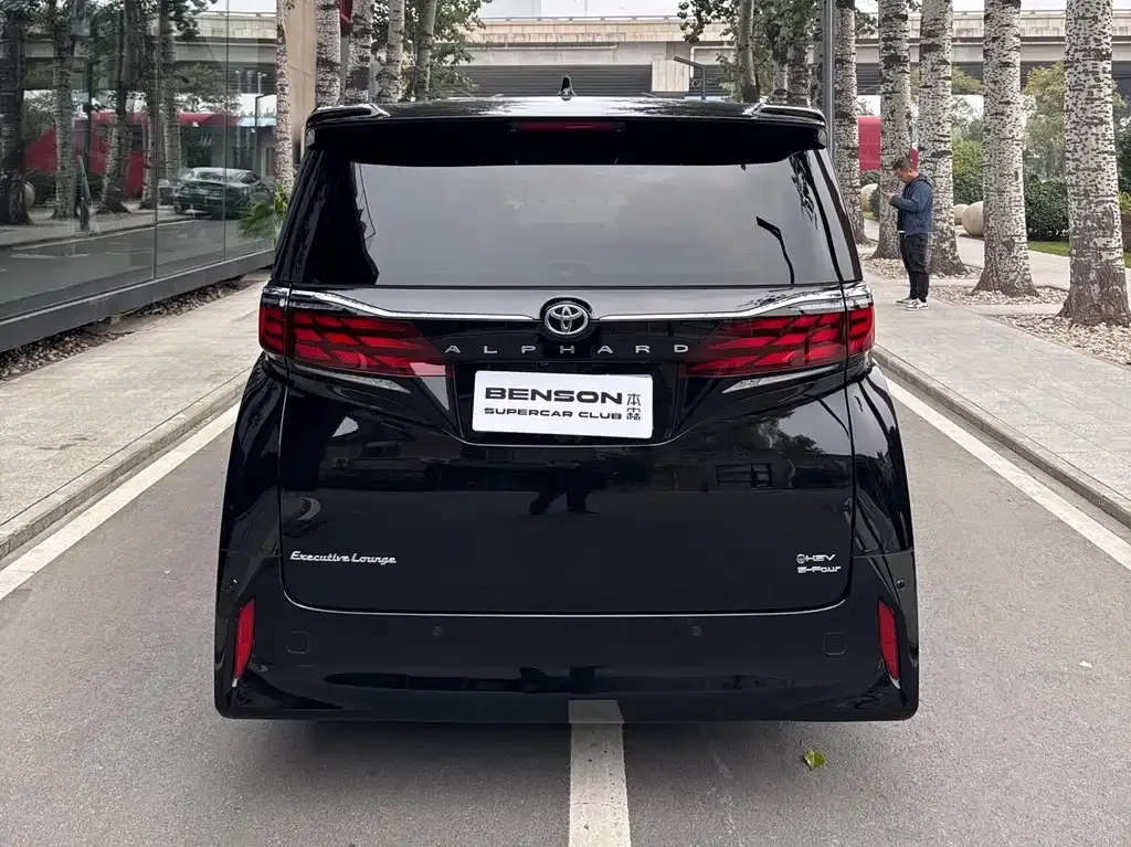 Toyota Alphard 2023 из CN, фото 4