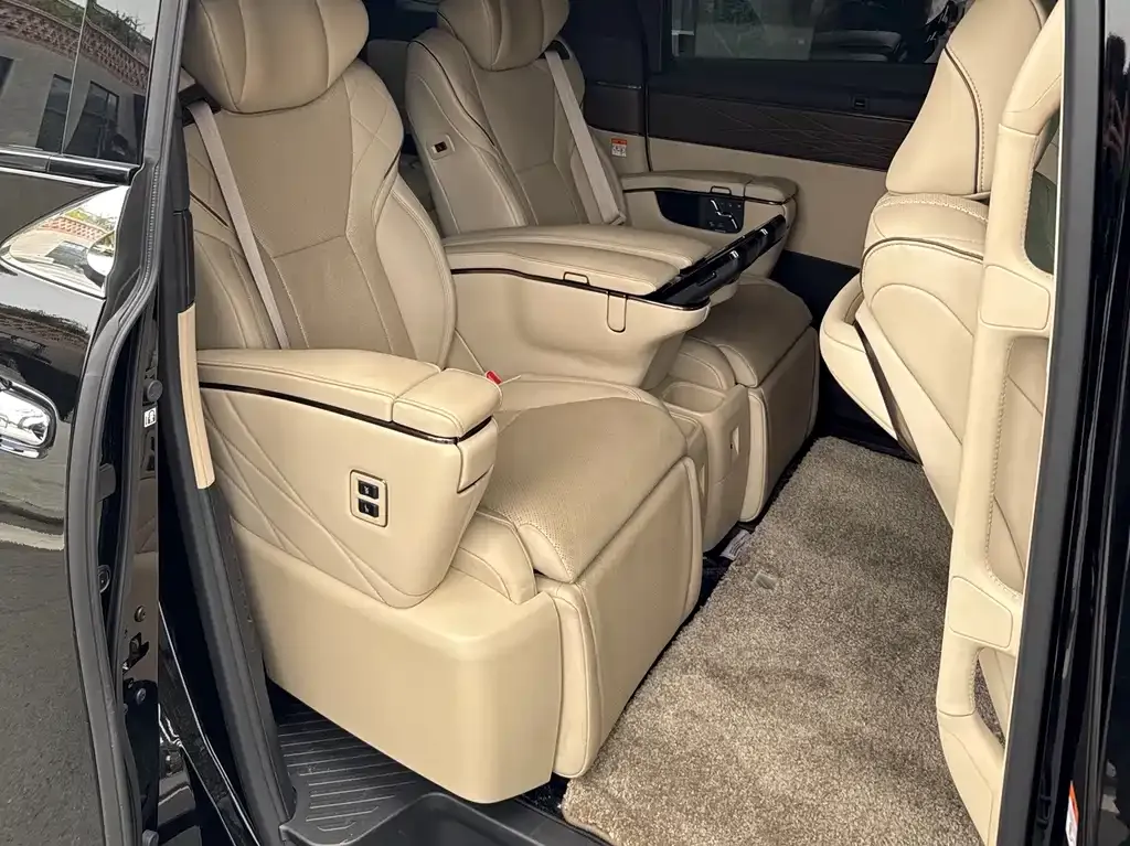 Toyota Alphard 2023 из CN, фото 6