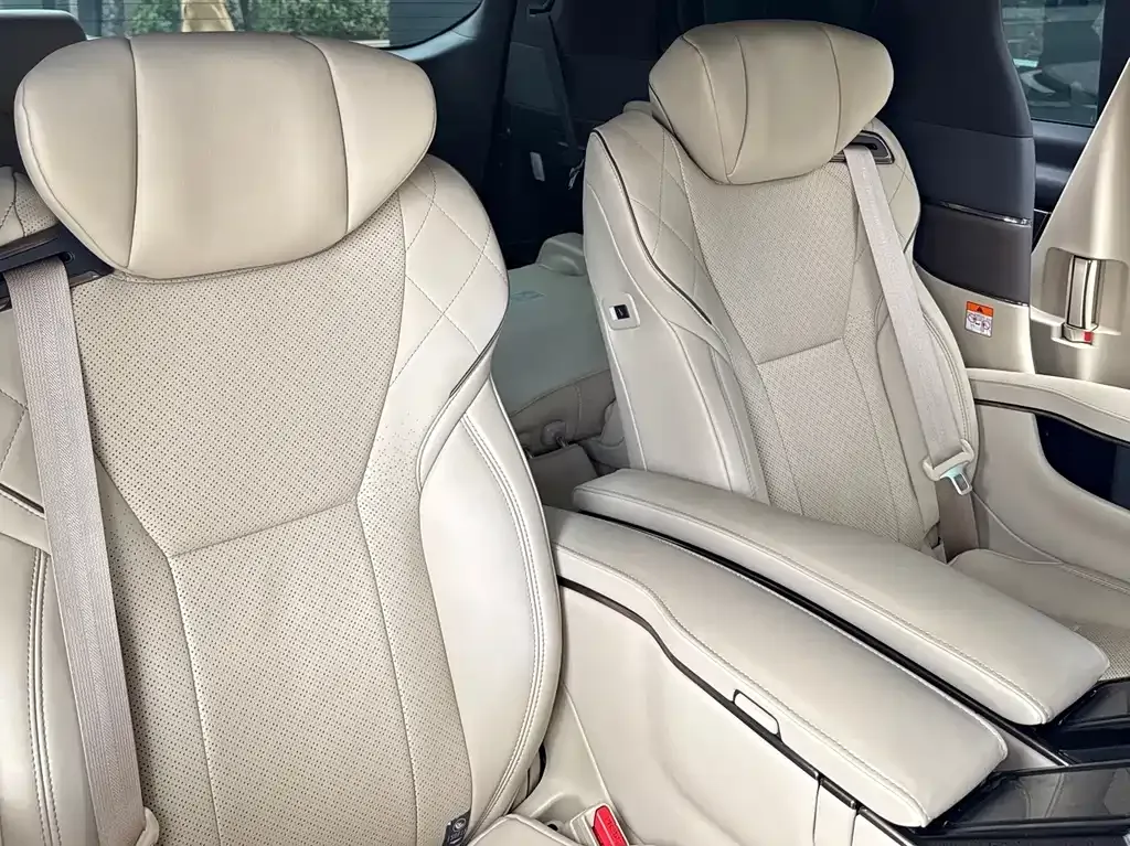 Toyota Alphard 2023 из CN, фото 9