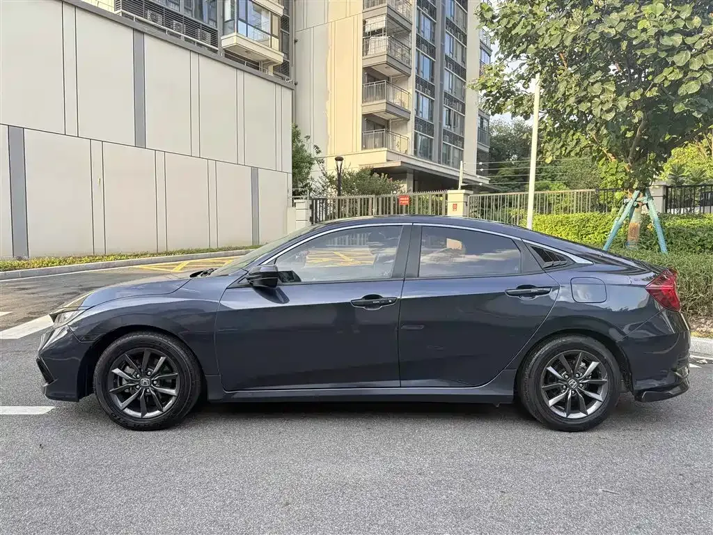 Honda Civic 2021 из CN, фото 2