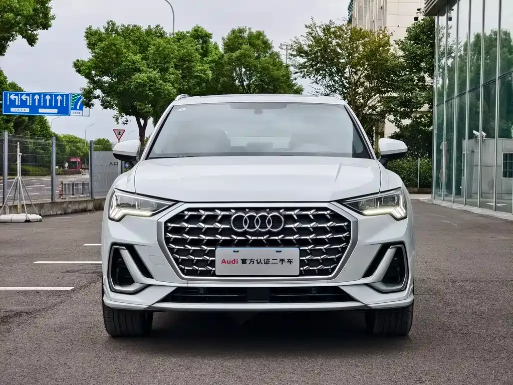 Audi Q3 2024 из CN, фото 2