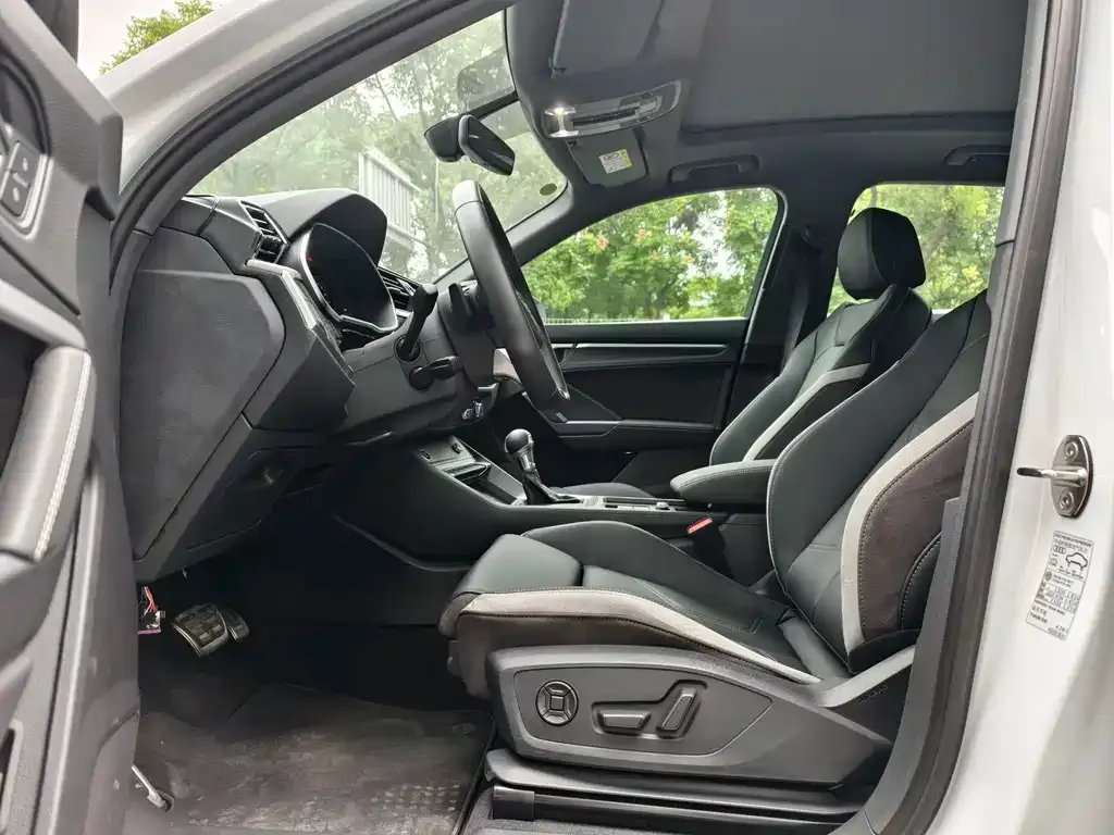 Audi Q3 2024 из CN, фото 9