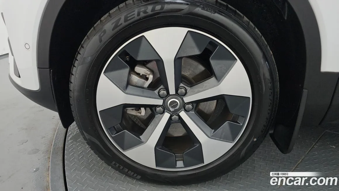 Volvo XC40 2024 из KR, фото 5