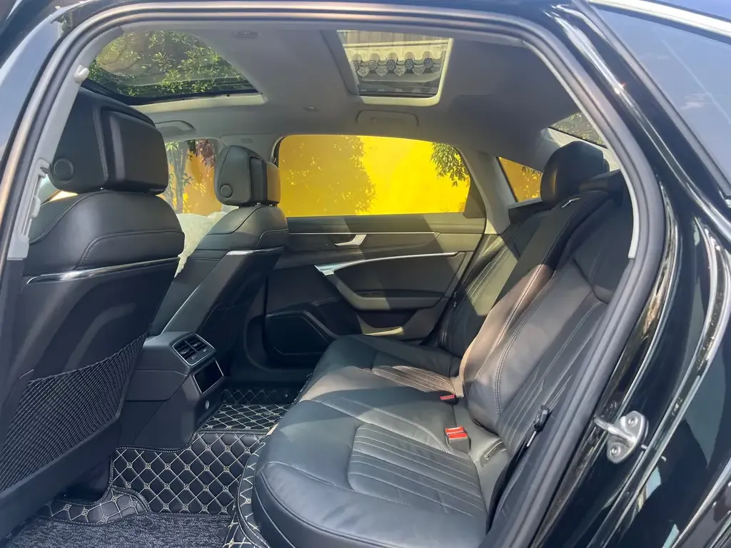 Audi A6L 2021 из CN, фото 9