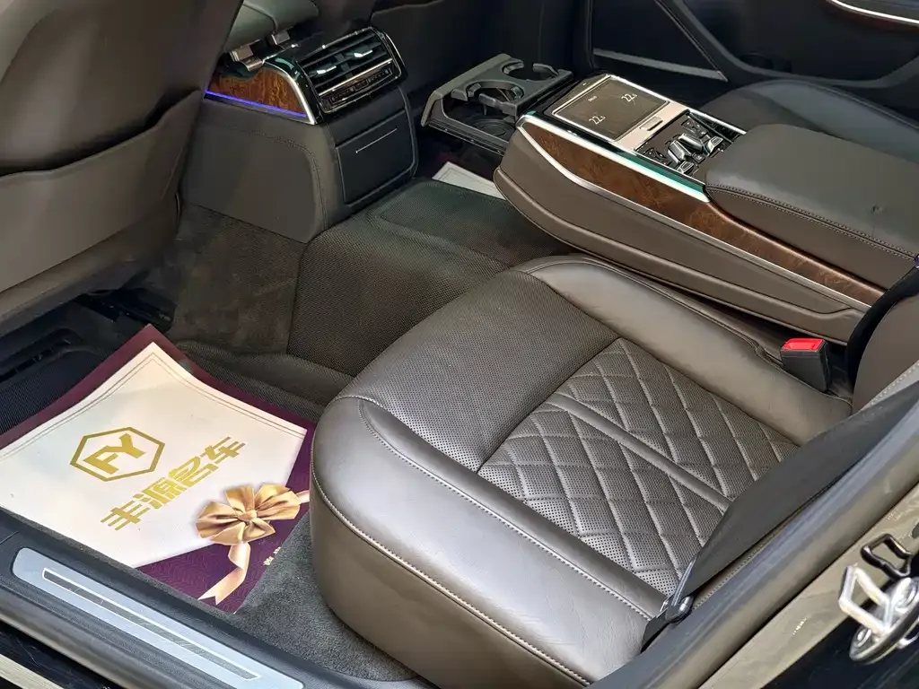 Audi A8 2021 из CN, фото 10