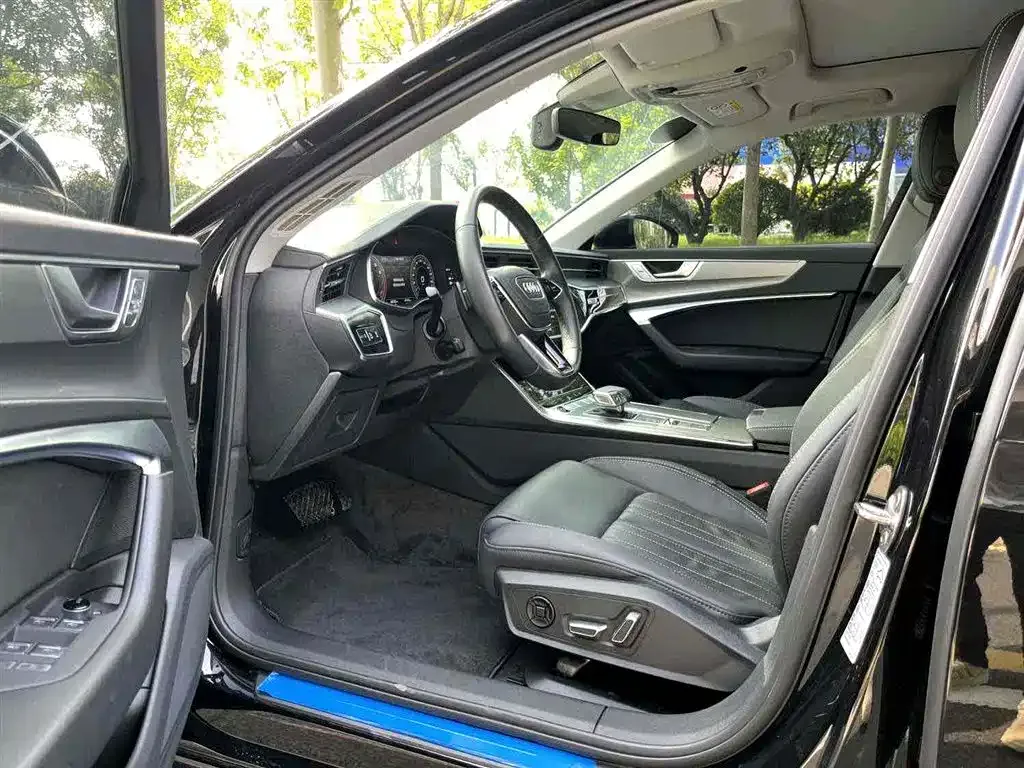 Audi A6L 2022 из CN, фото 4