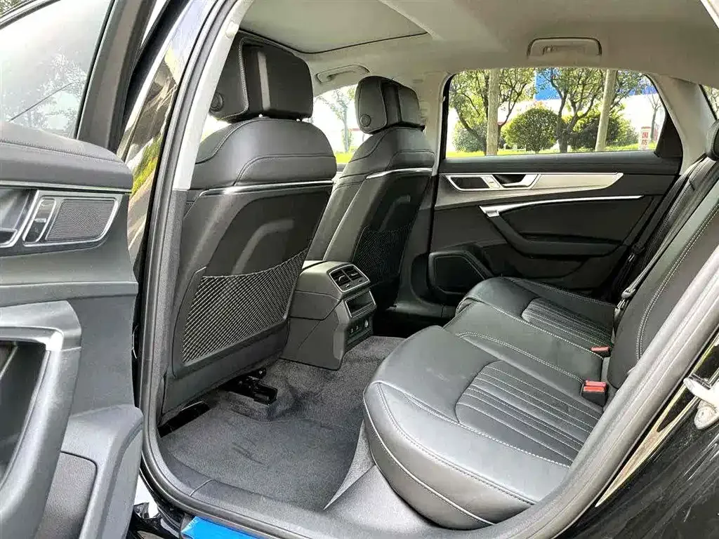 Audi A6L 2022 из CN, фото 5