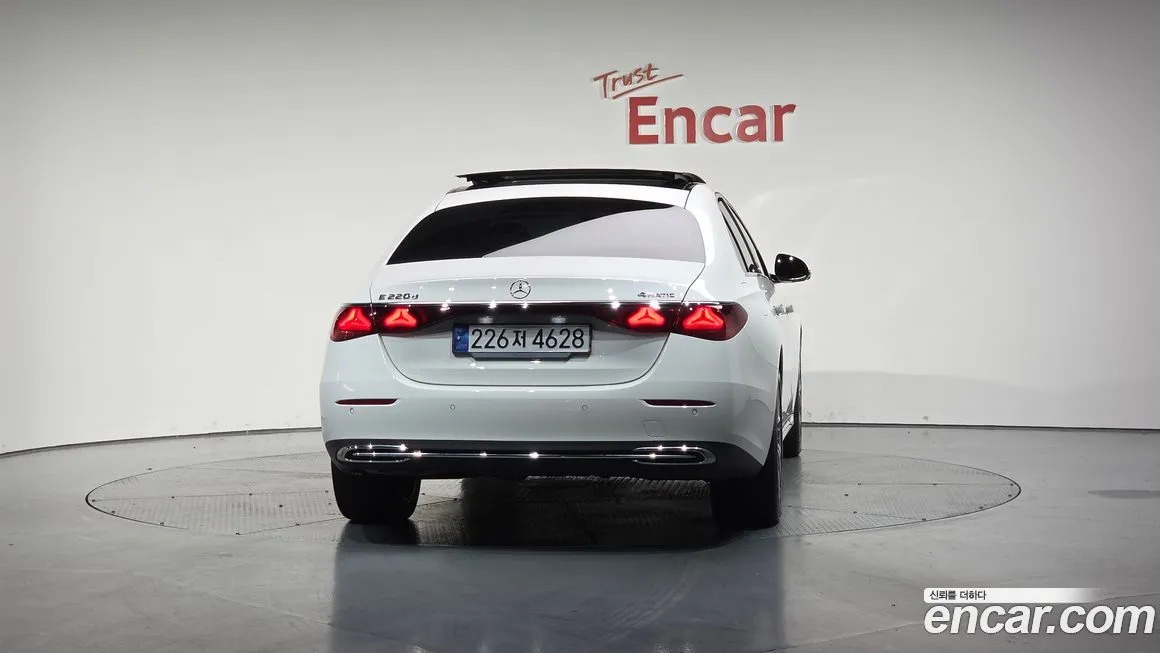 Mercedes-Benz E-Class 2024 из KR, фото 4