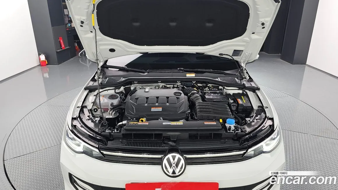 Volkswagen Golf 2025 из KR, фото 6