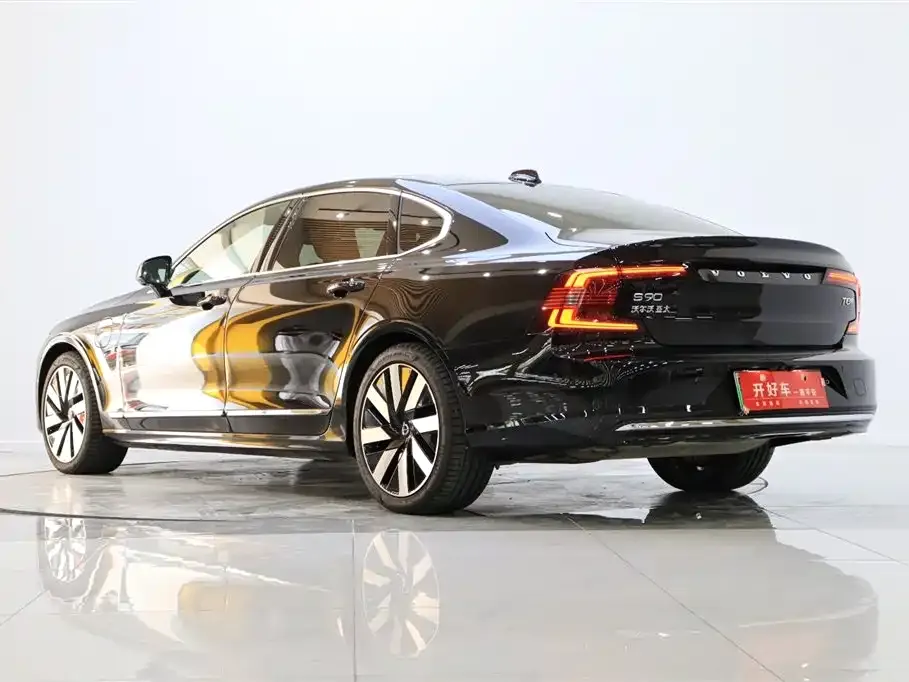 Volvo S90 PHEV 2024 из CN, фото 4