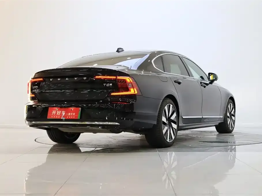 Volvo S90 PHEV 2024 из CN, фото 5