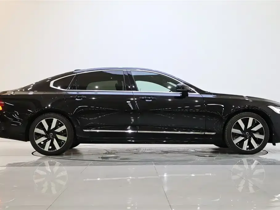 Volvo S90 PHEV 2024 из CN, фото 7