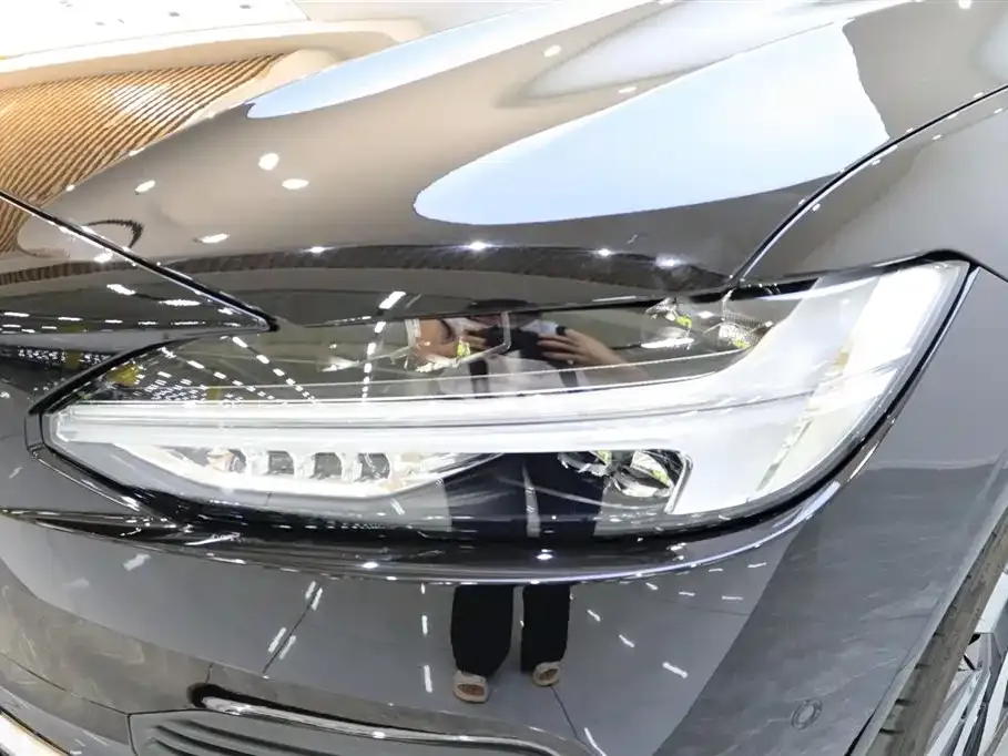 Volvo S90 PHEV 2024 из CN, фото 9