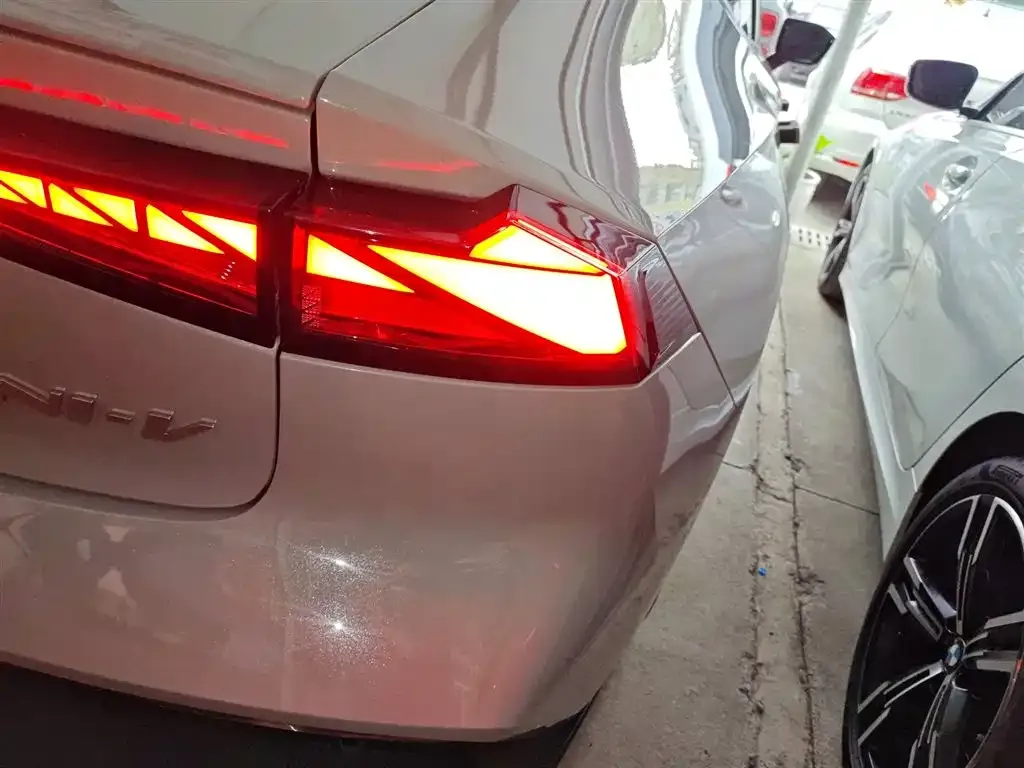 Changan UNI-V 2023 из CN, фото 8