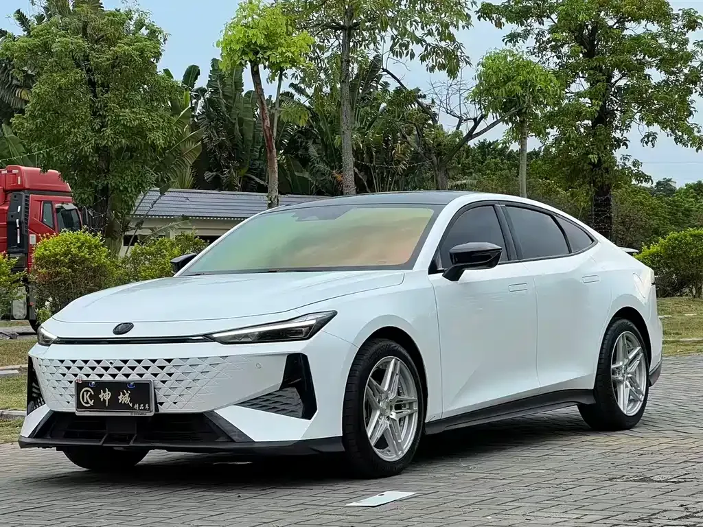 Changan UNI-V 2024 из CN, фото 1