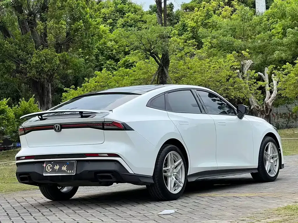 Changan UNI-V 2024 из CN, фото 4