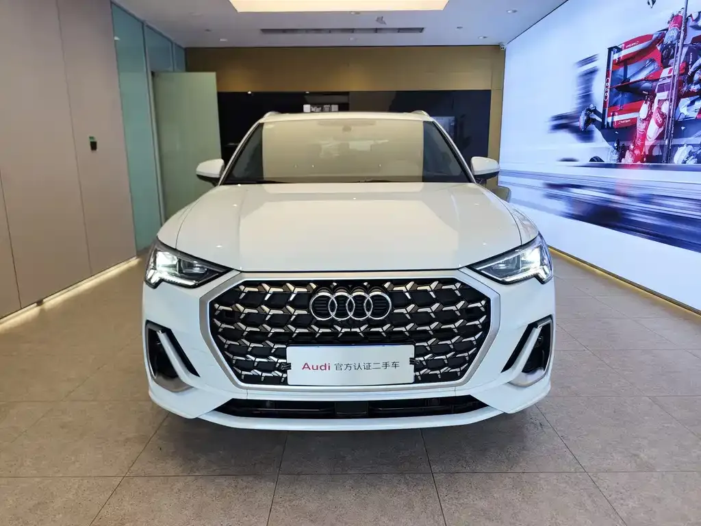 Audi Q3 2024 из CN, фото 2