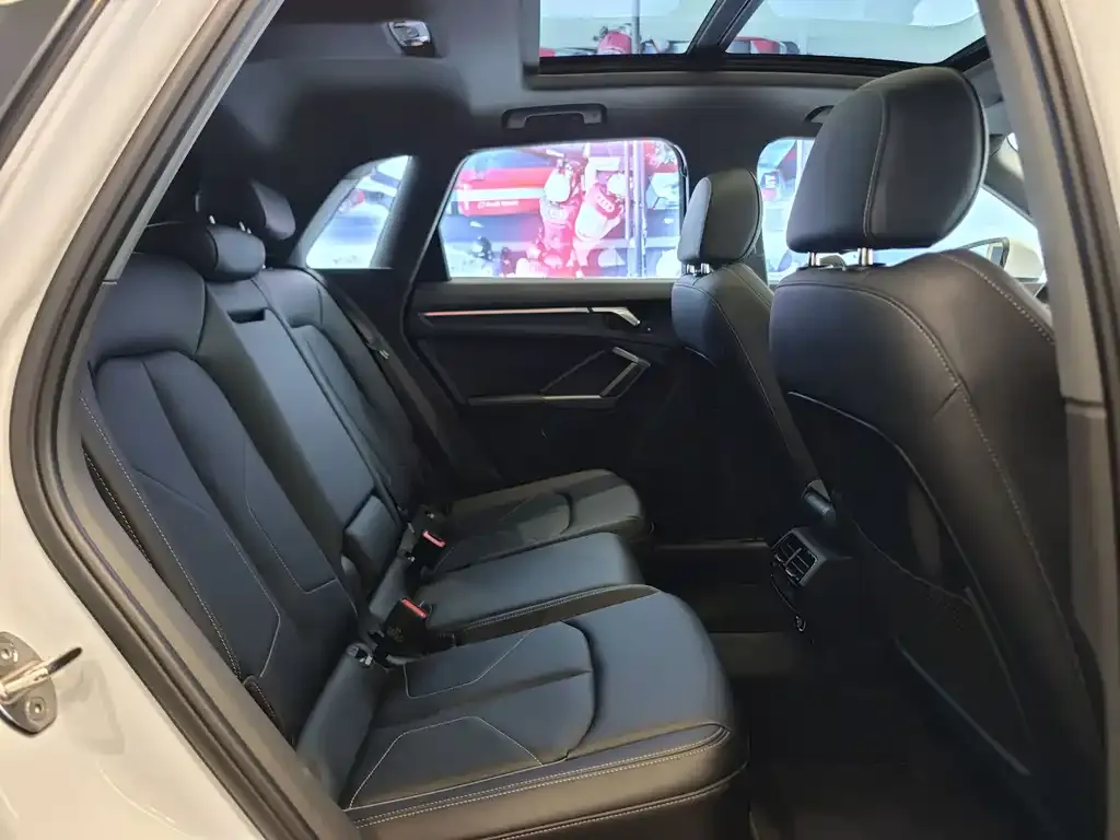Audi Q3 2024 из CN, фото 8