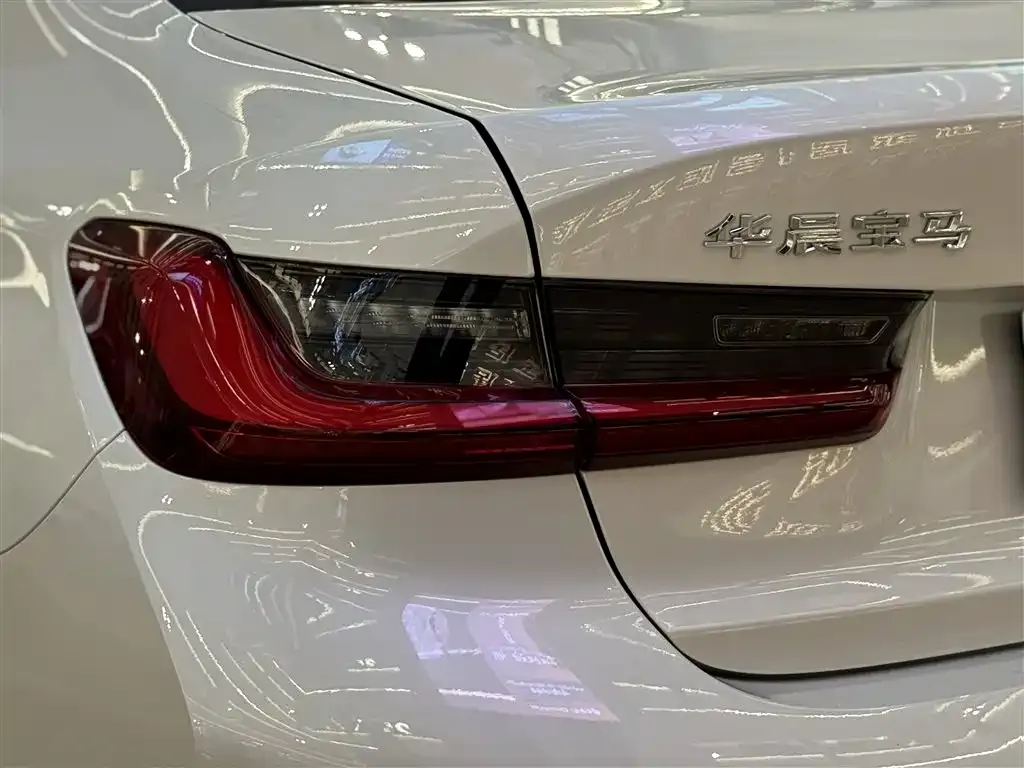 BMW 3 Series 2023 из CN, фото 10