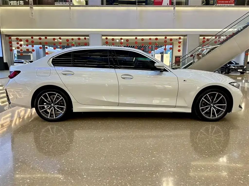 BMW 3 Series 2023 из CN, фото 4