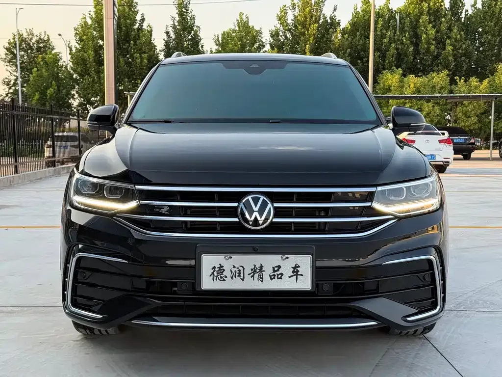 Volkswagen Tiguan L 2023 из CN, фото 2