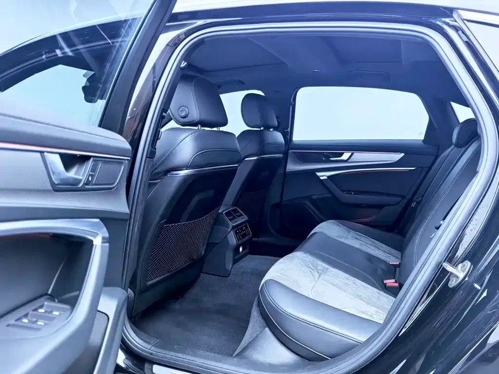 Audi A6L 2021 из CN, фото 4