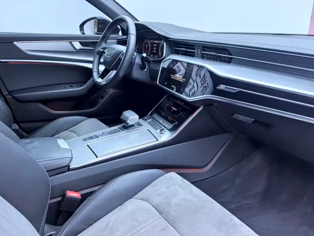 Audi A6L 2021 из CN, фото 6
