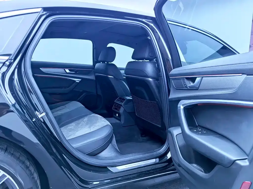 Audi A6L 2021 из CN, фото 7