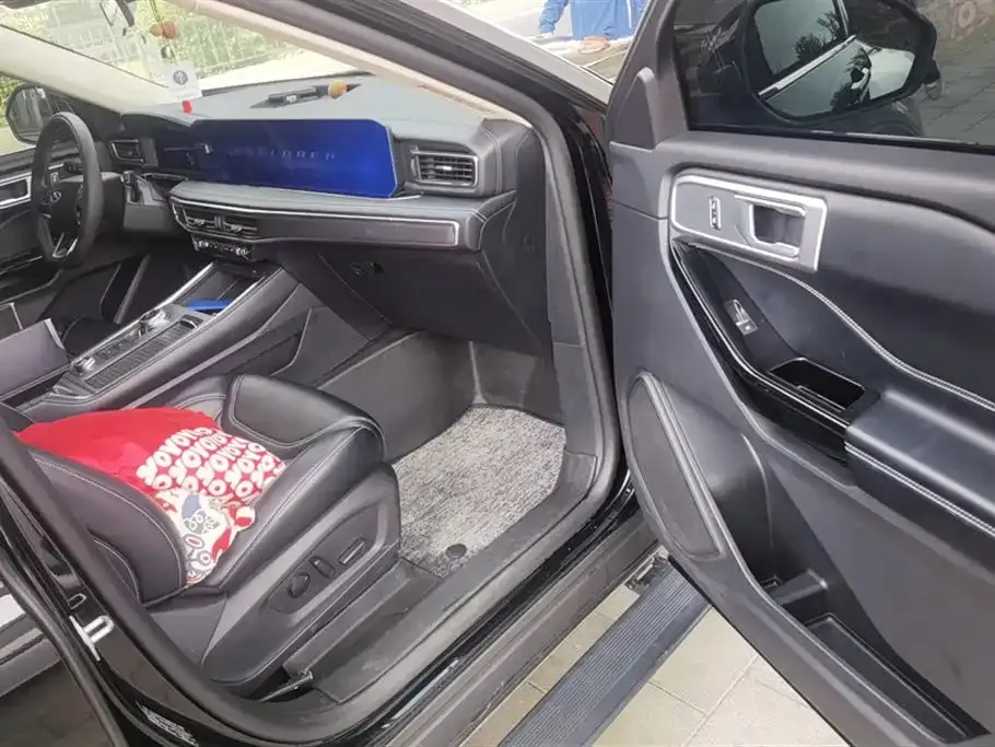 Ford Explorer 2022 из CN, фото 8