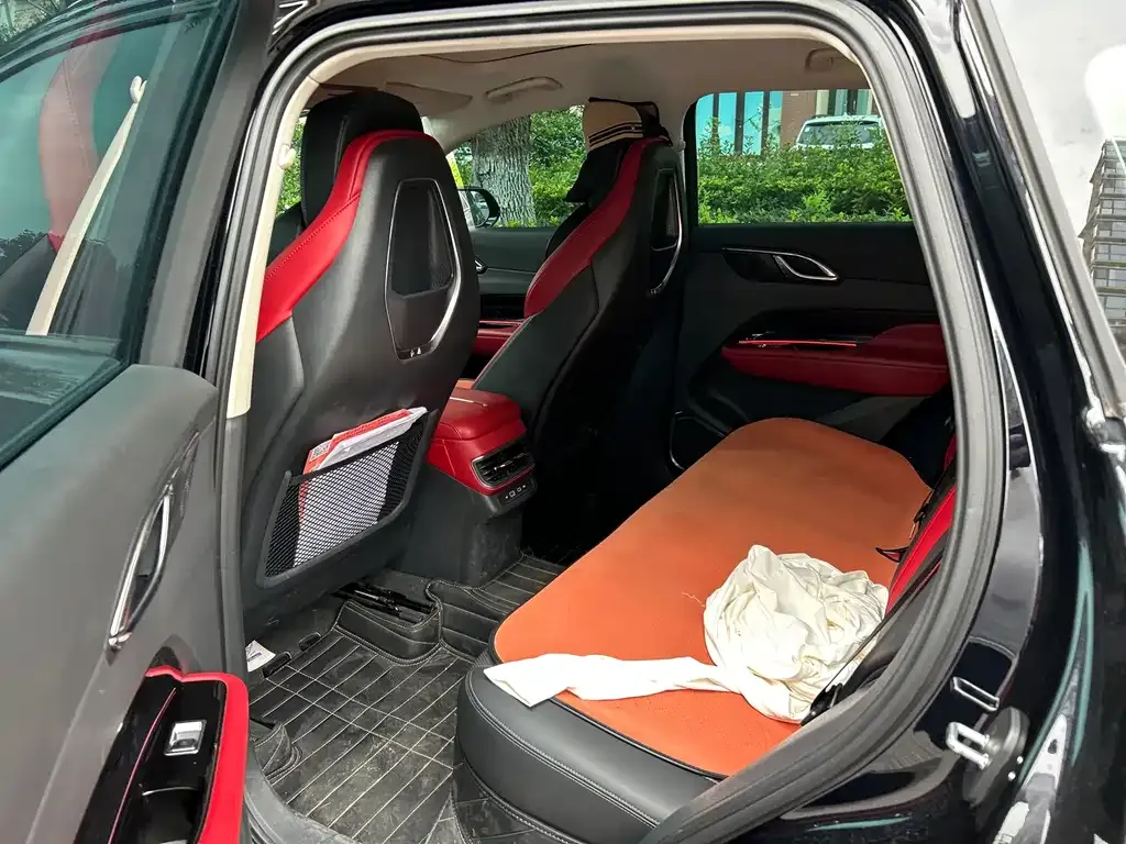 Hongqi HS3 2023 из CN, фото 10