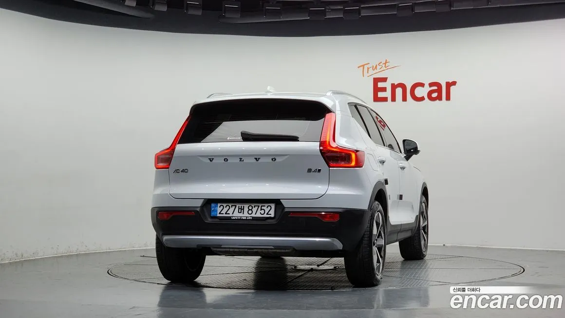 Volvo XC40 2023 из KR, фото 4