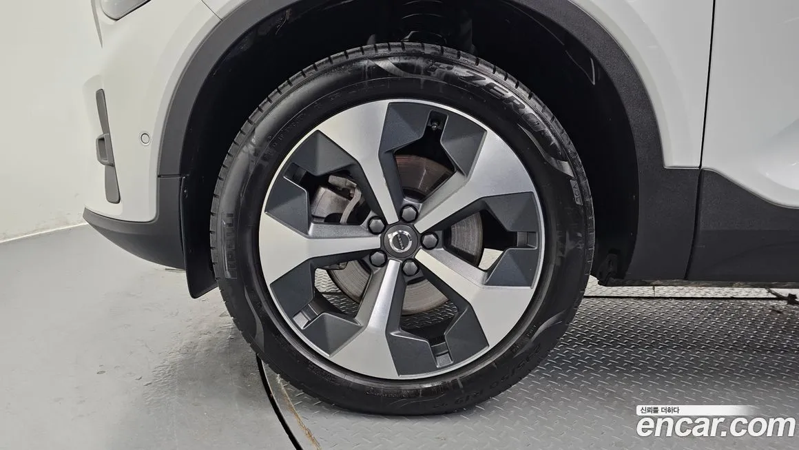 Volvo XC40 2023 из KR, фото 5