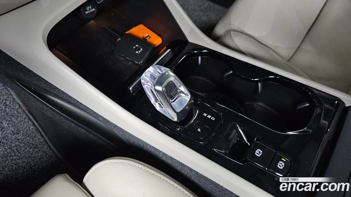 Volvo XC40 2023 из KR, фото 9