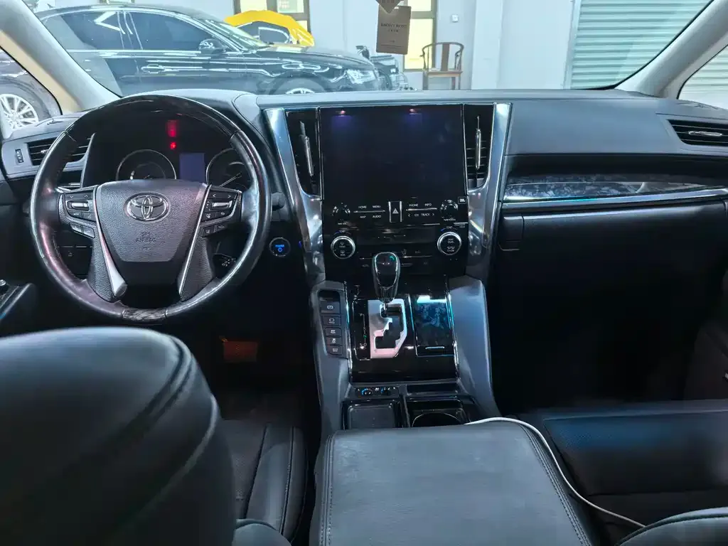 Toyota Vellfire 2024 из CN, фото 4