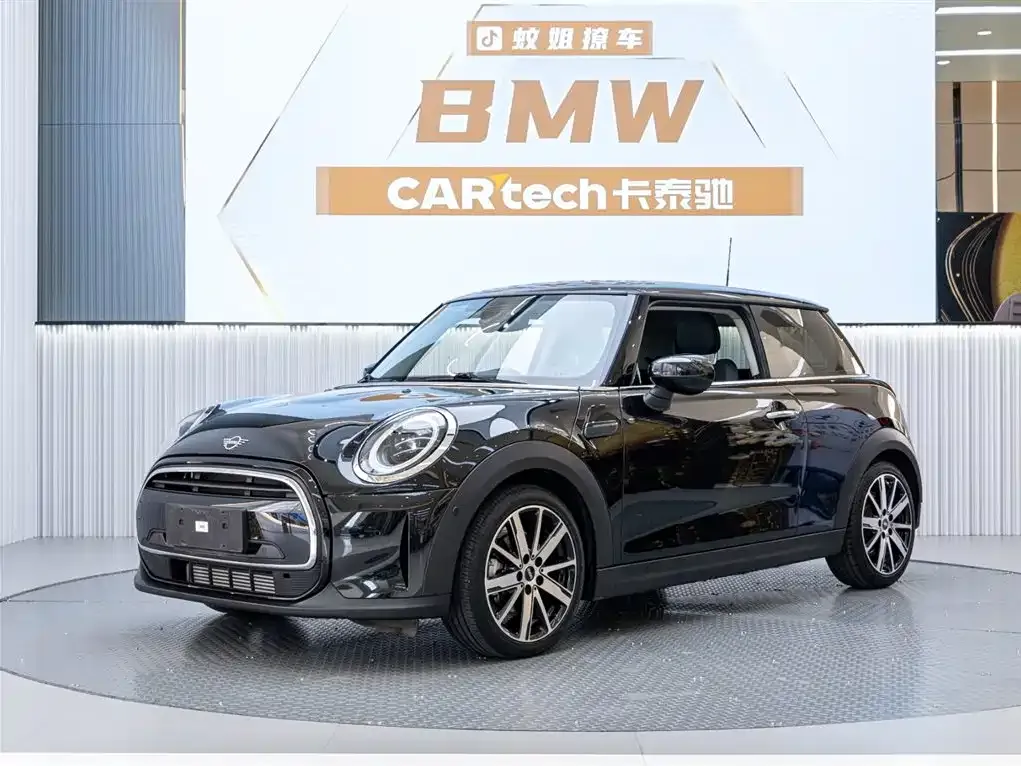 MINI Cooper (3-door) 2023 из CN, фото 1