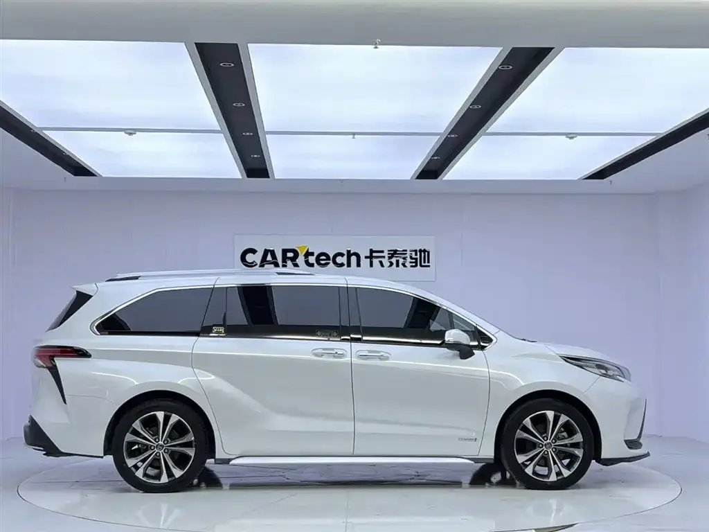 Toyota Granvia 2023 из CN, фото 6