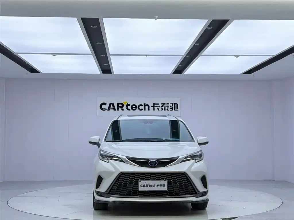 Toyota Granvia 2023 из CN, фото 8