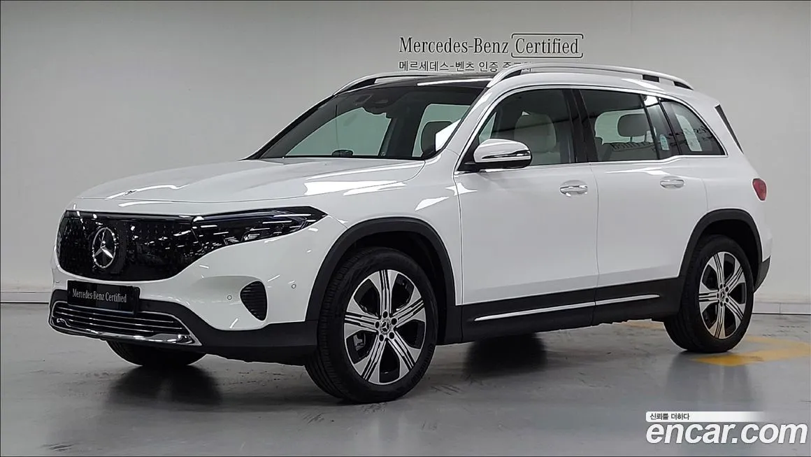 Mercedes-Benz EQB — фото 1