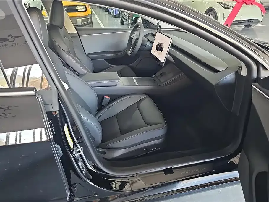 Tesla Model 3 2025 из CN, фото 8