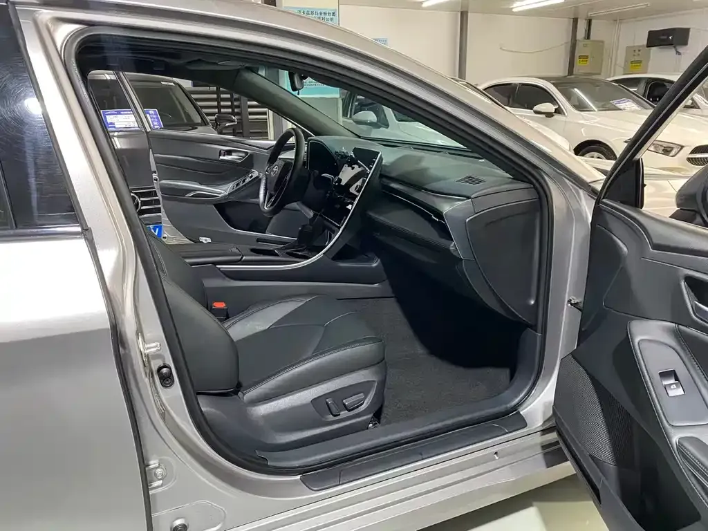 Toyota Avalon 2021 из CN, фото 8