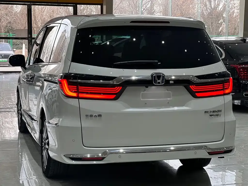 Honda Elysion 2023 из CN, фото 4