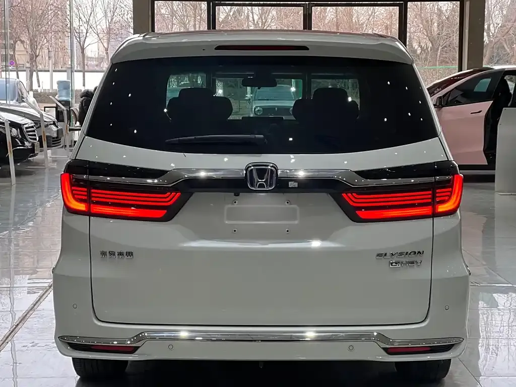 Honda Elysion 2023 из CN, фото 5