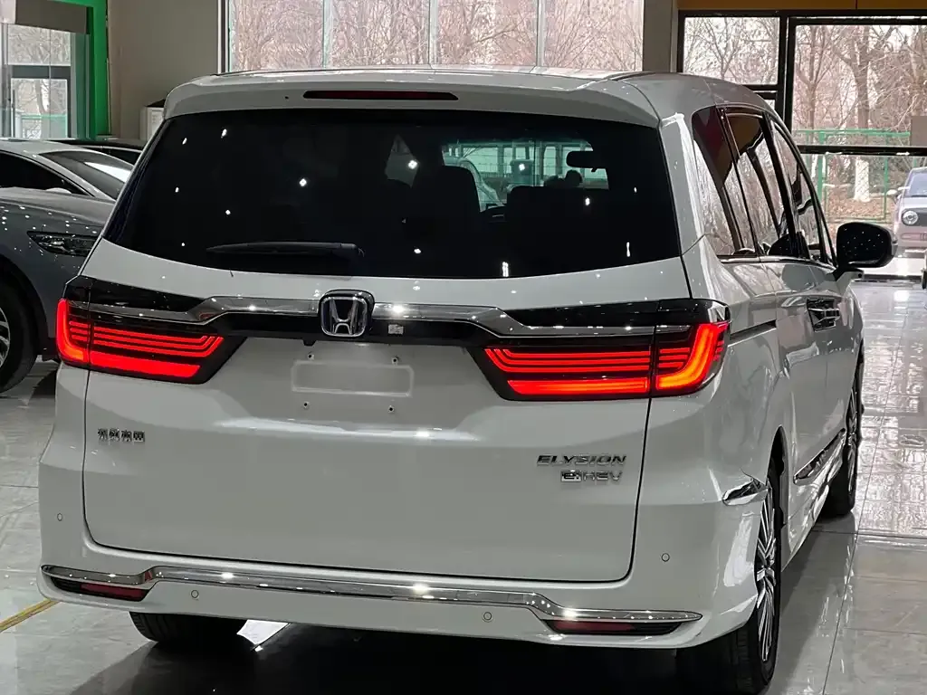 Honda Elysion 2023 из CN, фото 6