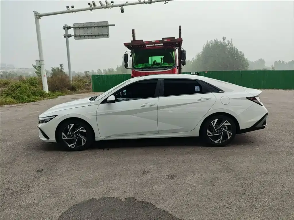 Hyundai Elantra 2024 из CN, фото 5