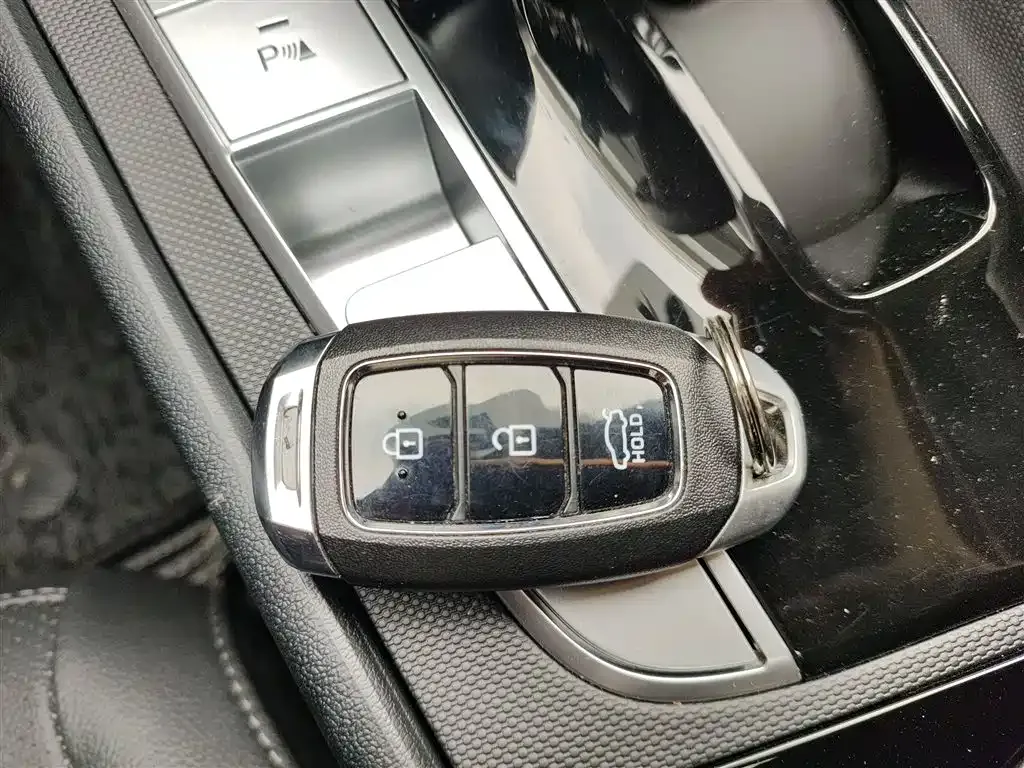 Hyundai Elantra 2024 из CN, фото 9