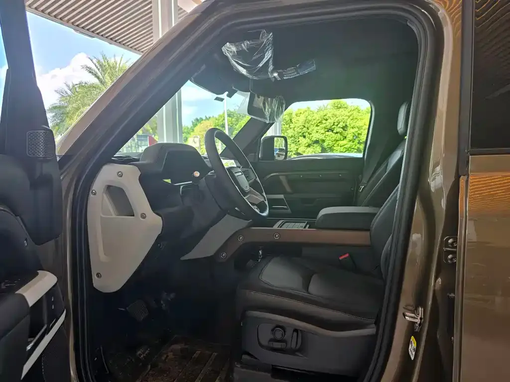 Land Rover Defender 2023 из CN, фото 4