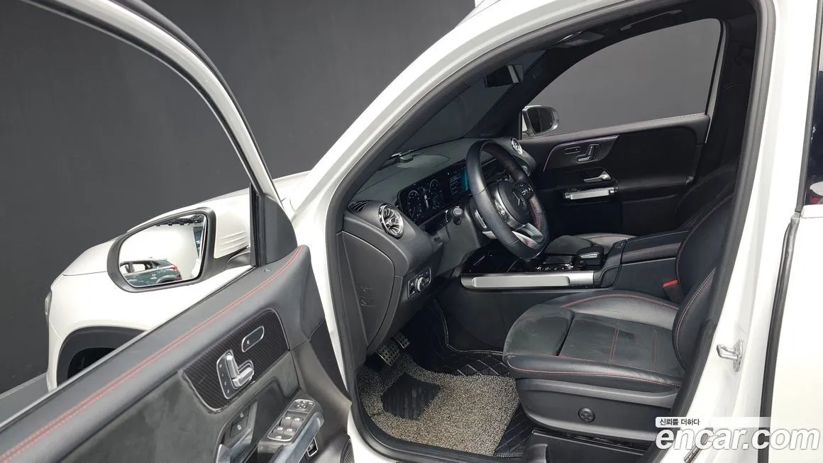 Mercedes-Benz GLB-Class — фото 10