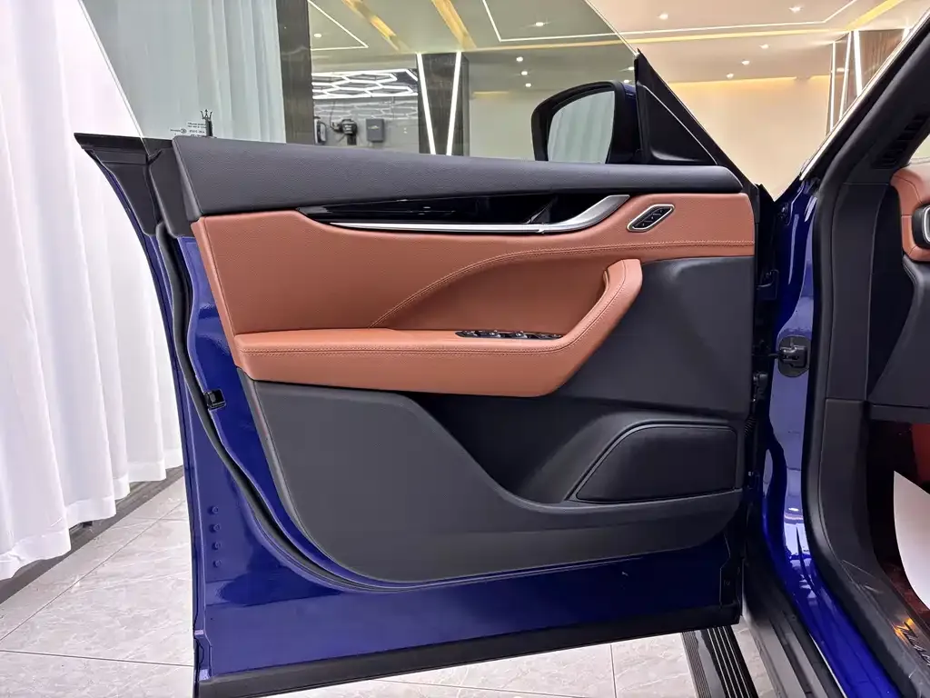 Maserati Levante 2023 из CN, фото 4