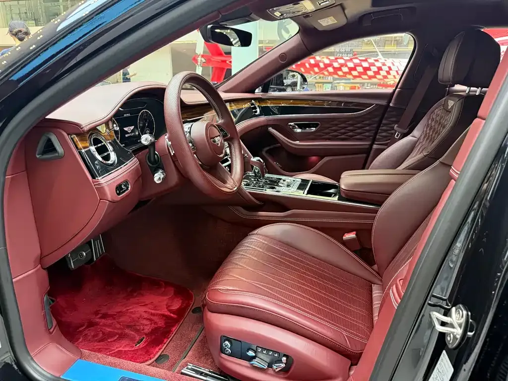 Bentley Flying Spur 2025 из CN, фото 5